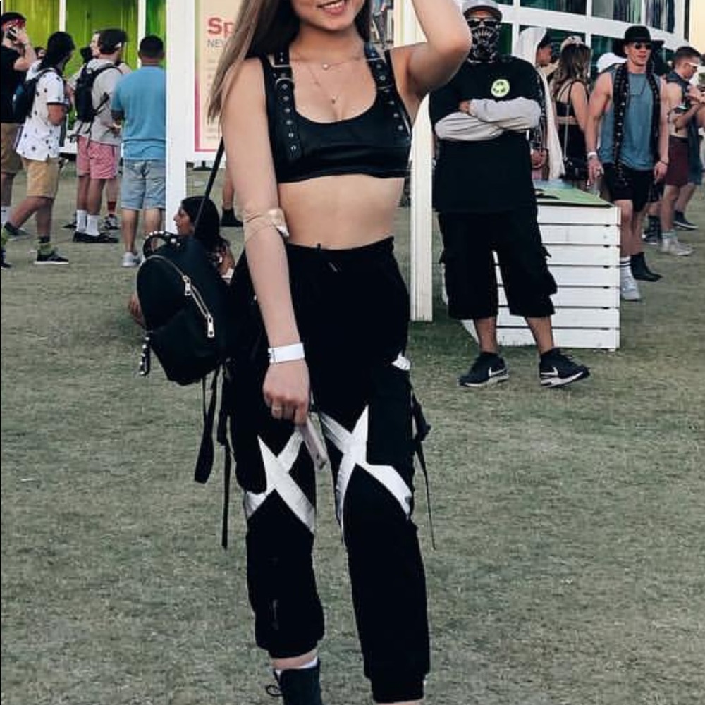 Reflective black jogger pants w/ pockets + buckles